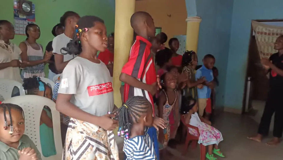 Children and staff at New Hope Orphanage